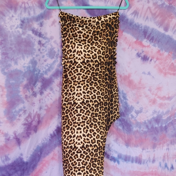 Double Zero Dresses & Skirts - Asymmetrical Strapless Leopard Print Dress: M